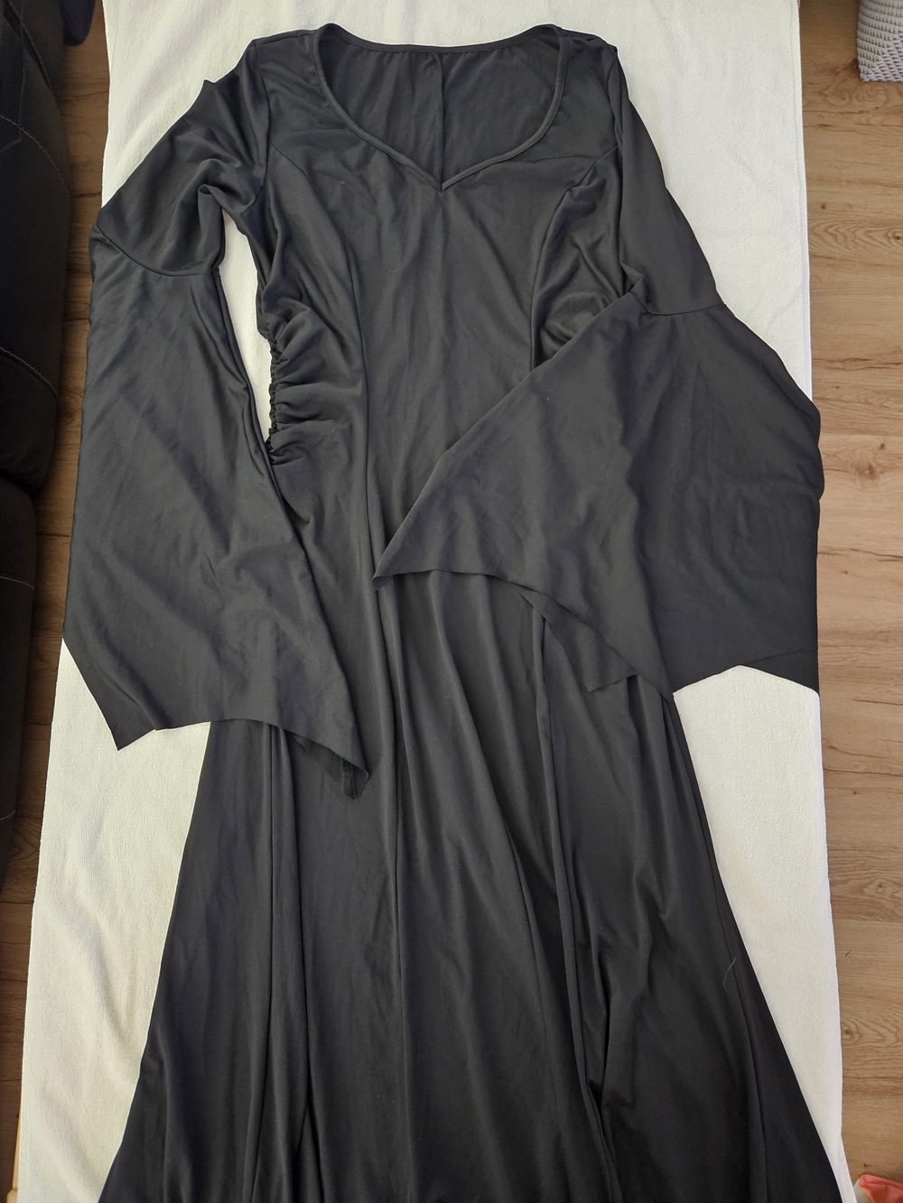 Goth Morticia Addams Vampire Costume Dress Bell Sleeve Train NWOT